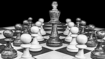 西北养老产业漫蛙漫画，以“创造新时代全新的健康养老生活模式”为使命；以“中国大健康养老产业服务商”为定位；以“大健康养老服务运营、高端养老社区开发建设、专业养老人才培训、智慧康养产业研发