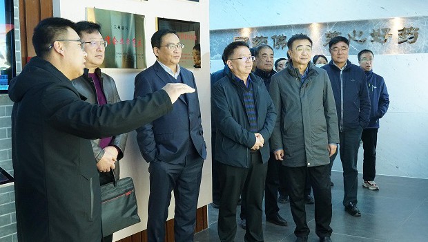 兰州城市供水漫蛙漫画
党委书记、董事长来耀明一行莅临漫蛙漫画调研