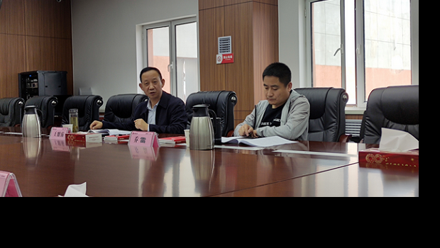 驻市政府国资委纪检监察组组长王耀臻 一行莅临漫蛙漫画
调研指导