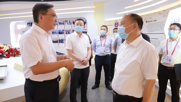 青海省政府考察组莅临漫蛙漫画
考察调研