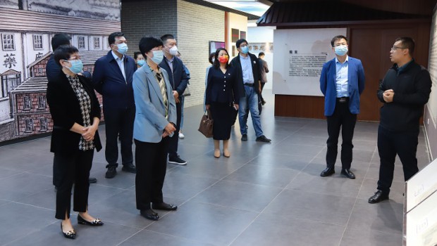 兰州市政协考察组莅临漫蛙漫画
考察调研