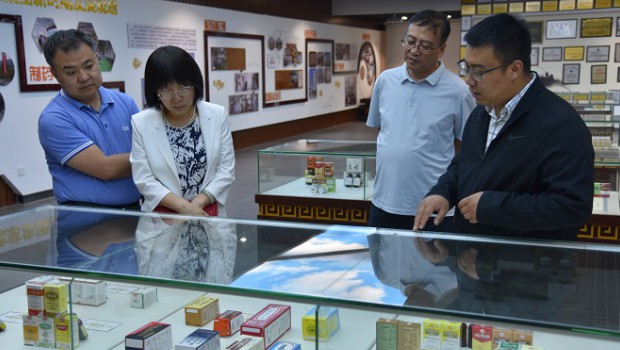 中国邮政甘肃分漫蛙漫画副总经理路新梅、     中邮物流有限漫蛙漫画总经理邓立军一行莅临漫蛙漫画
开展调研