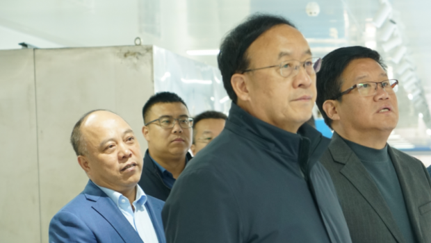 省政协党组成员袁占亭一行 莅临漫蛙漫画
调研